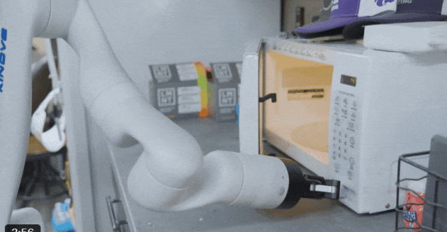 马斯克：2026年，Neuralink开启“大规模量产”