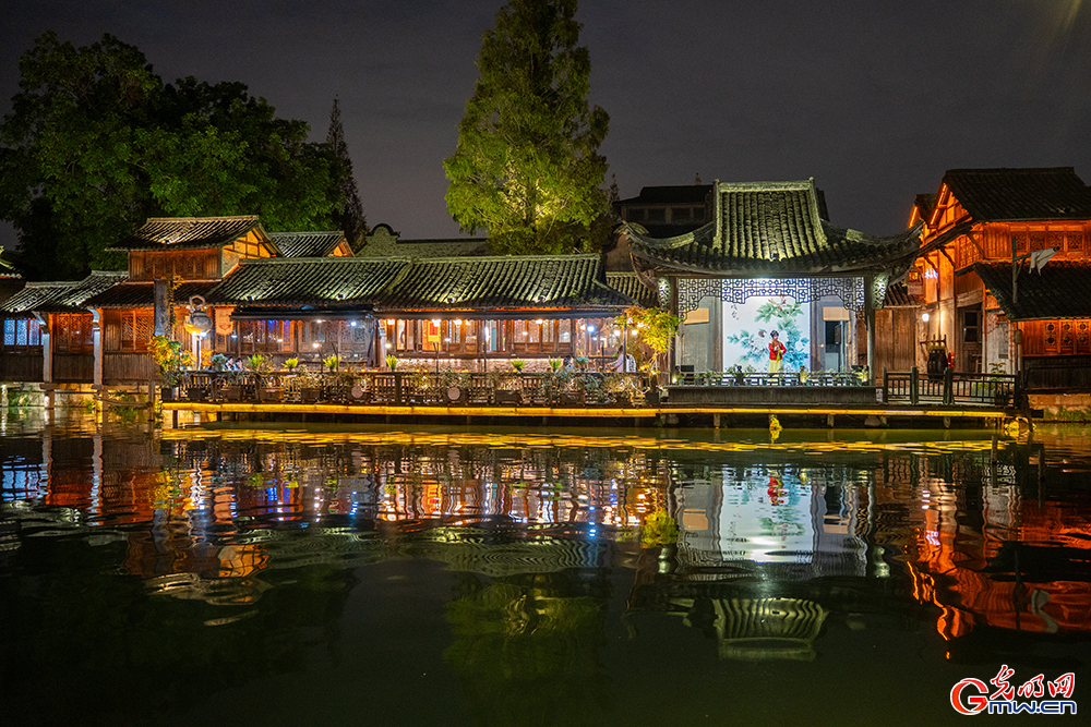 【乌镇视窗】乌镇峰会启幕在即，乌镇夜景点亮数字星河