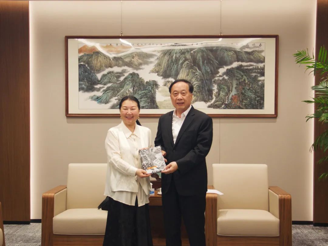 任贤良秘书长会见星巴克中国社会影响力及政府事务副总裁竺蕾