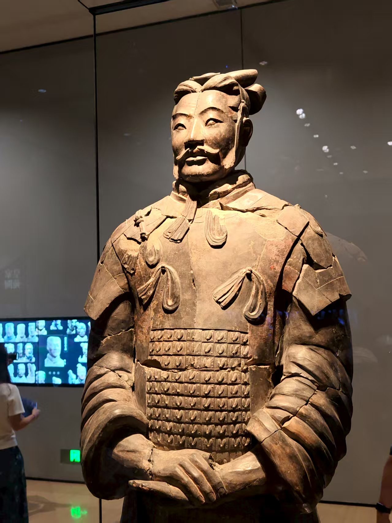 数字技术激活文明对话 外籍网红博主邂逅“大秦军团”