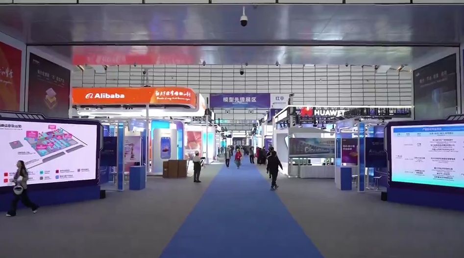 中国蓝观察丨今年的乌镇峰会,各路机器人“大展拳脚”