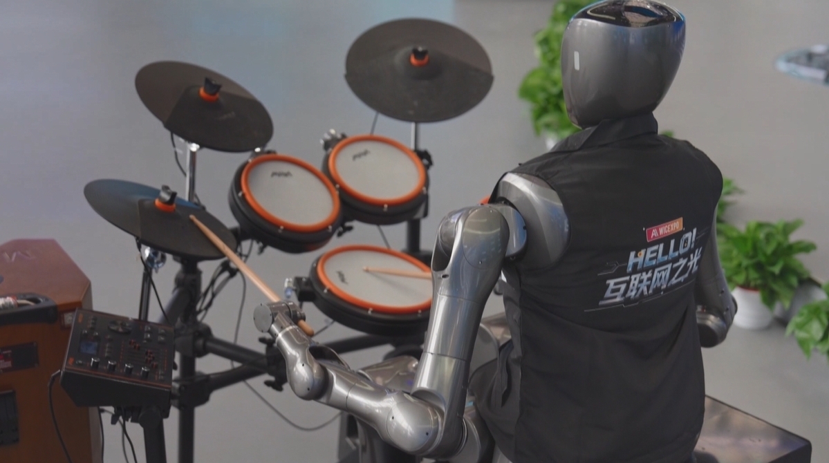 中国蓝观察丨今年的乌镇峰会,各路机器人“大展拳脚”