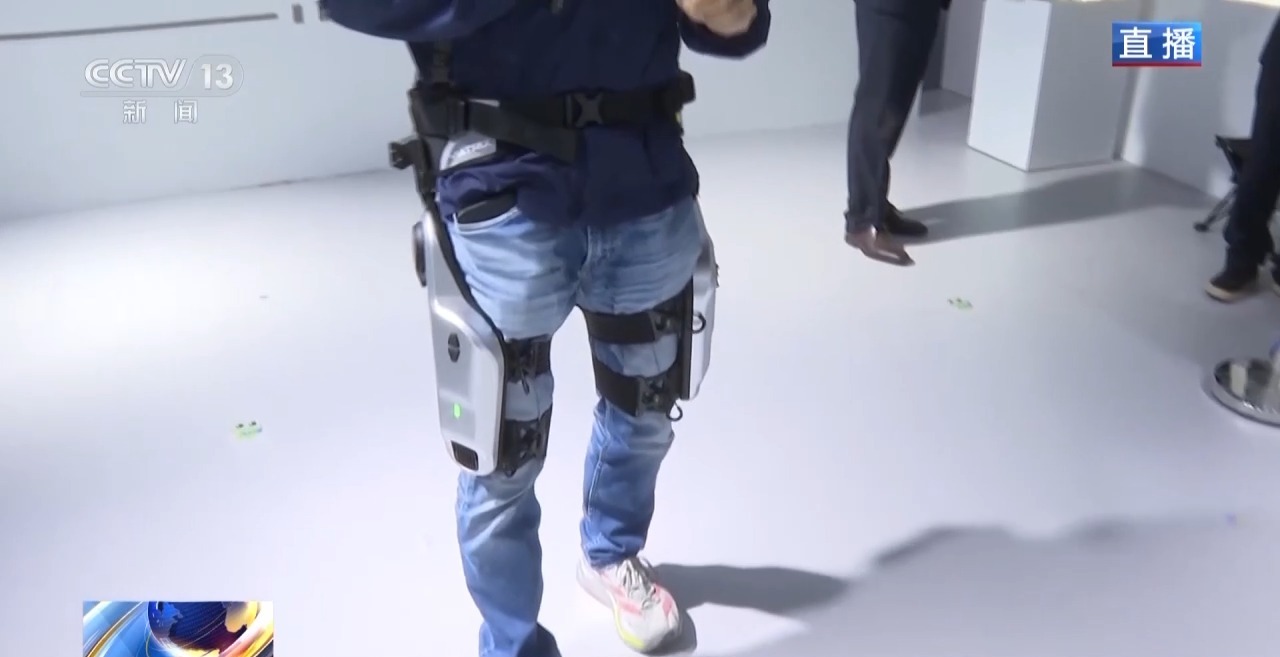 视频丨智能眼镜成摄像装备 在乌镇感受AI新应用