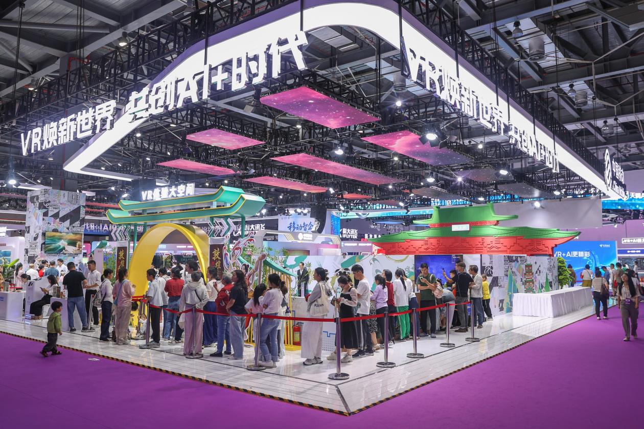 VR产业：千亿规模背后的瓶颈与突破