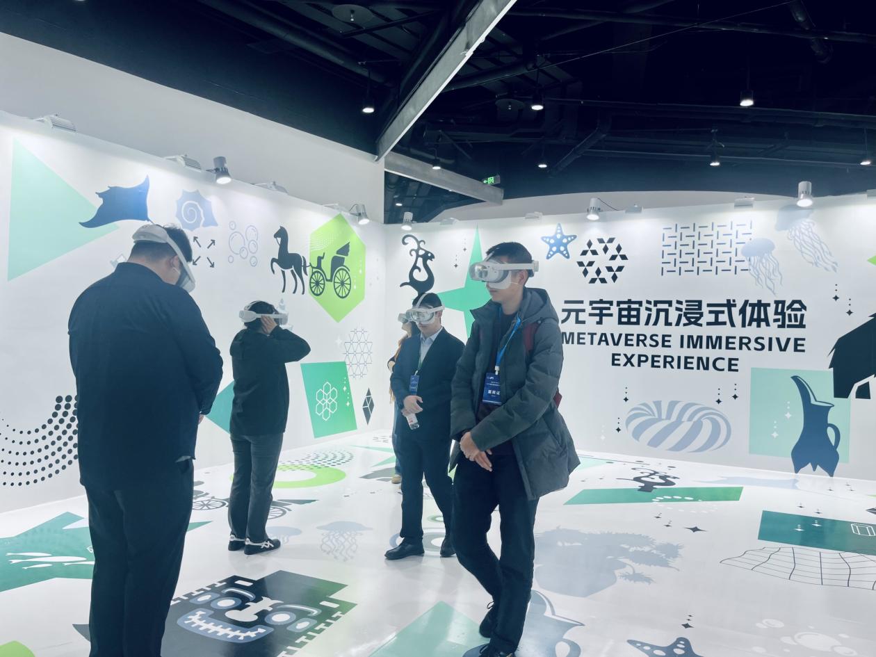 VR产业：千亿规模背后的瓶颈与突破