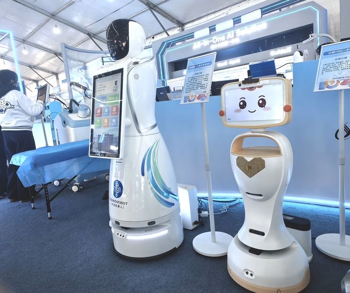 中国与世界共享人工智能发展红利