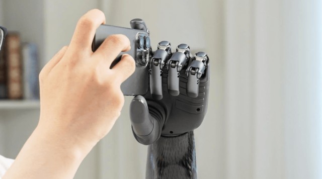 马斯克：2026年，Neuralink开启“大规模量产”