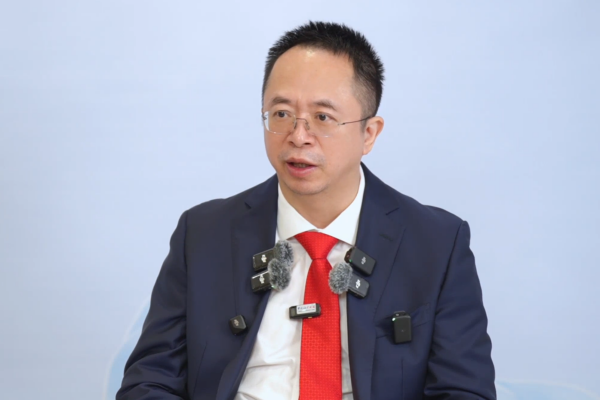周鸿祎：用好安全专家智能体，以机器对抗机器