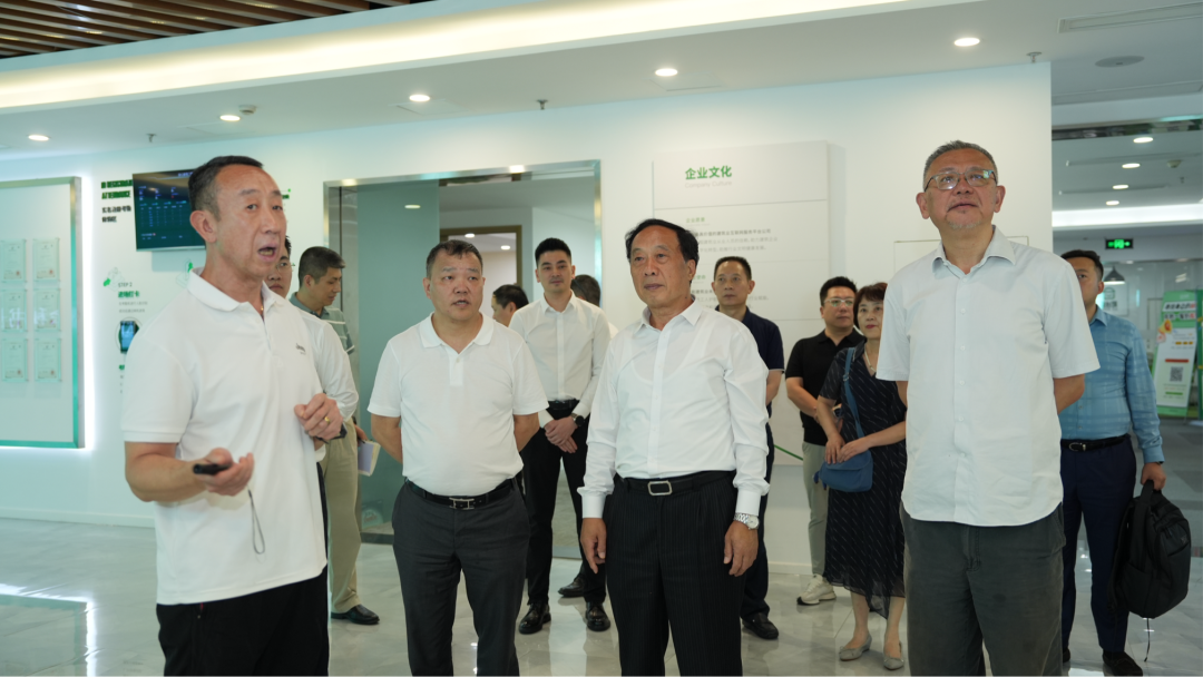 任贤良秘书长赴四川调研