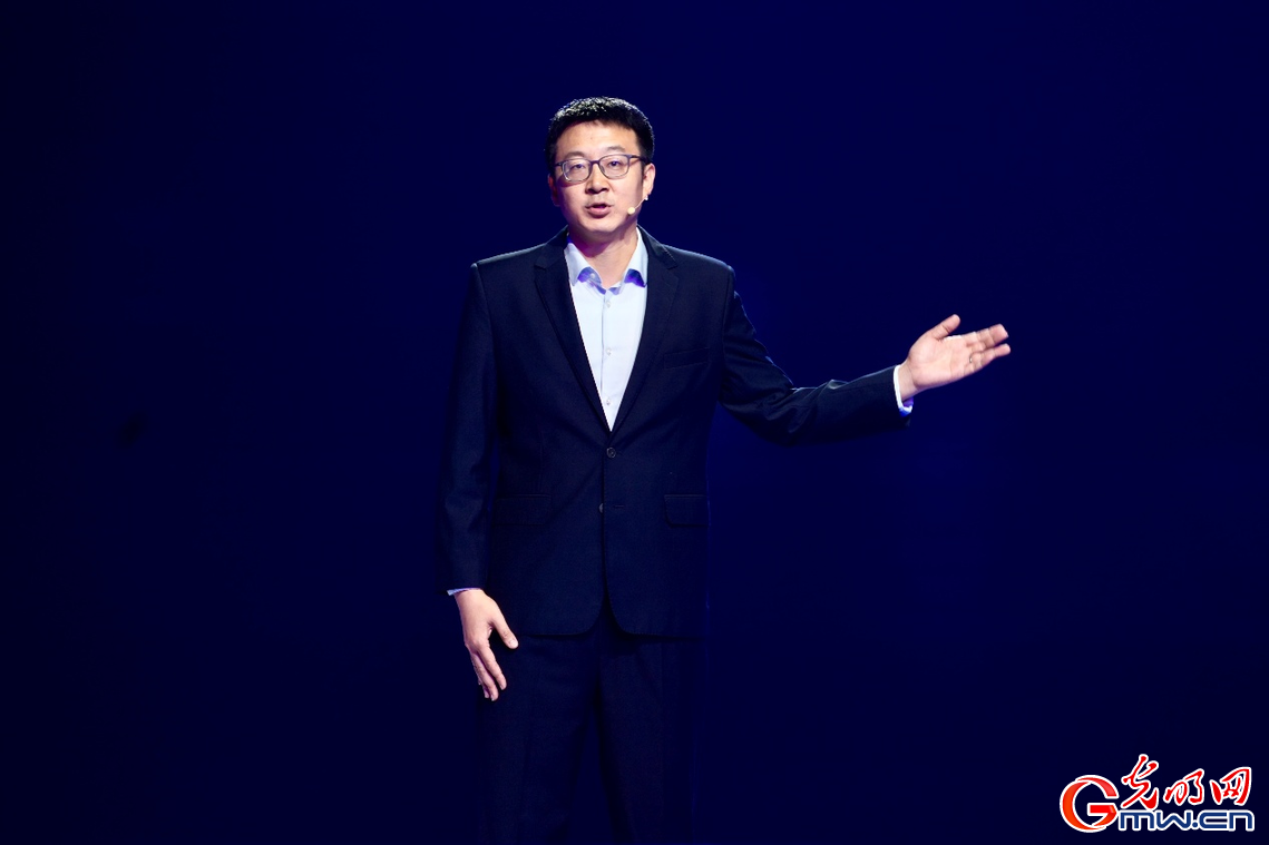 “GLM大模型关键技术及规模化应用”获2025年世界互联网大会领先科技奖