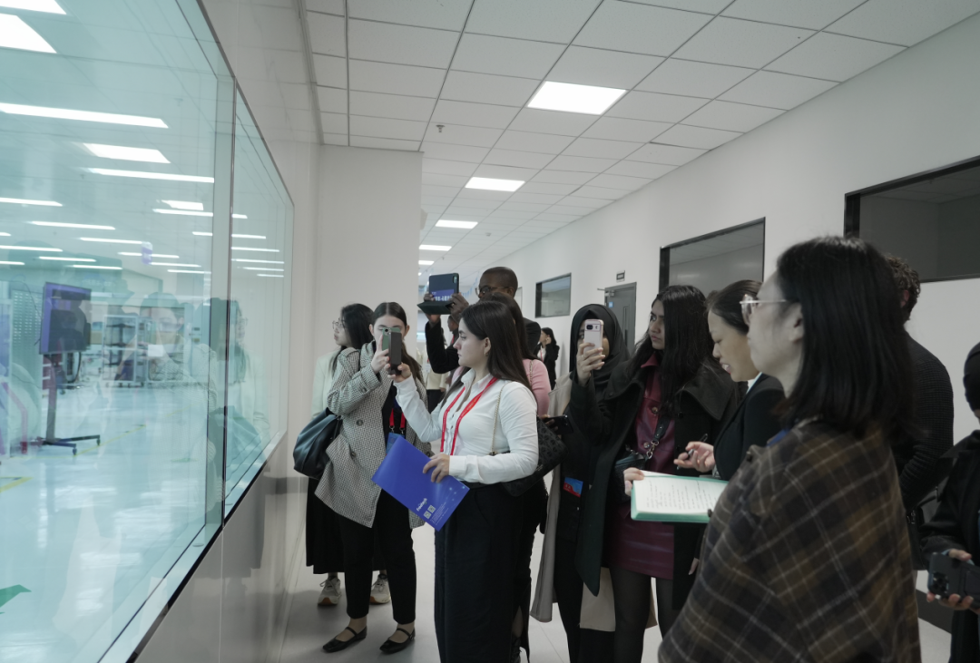 2025年世界互联网大会全球青年领军者在浙江开展研学活动 2025年世界互联网大会全球青年领军者在浙江开展研学活动