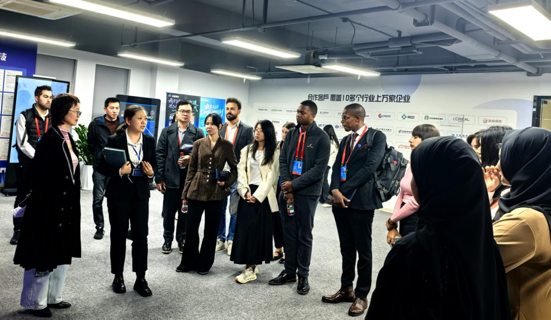 2025年世界互联网大会全球青年领军者在浙江开展研学活动 2025年世界互联网大会全球青年领军者在浙江开展研学活动