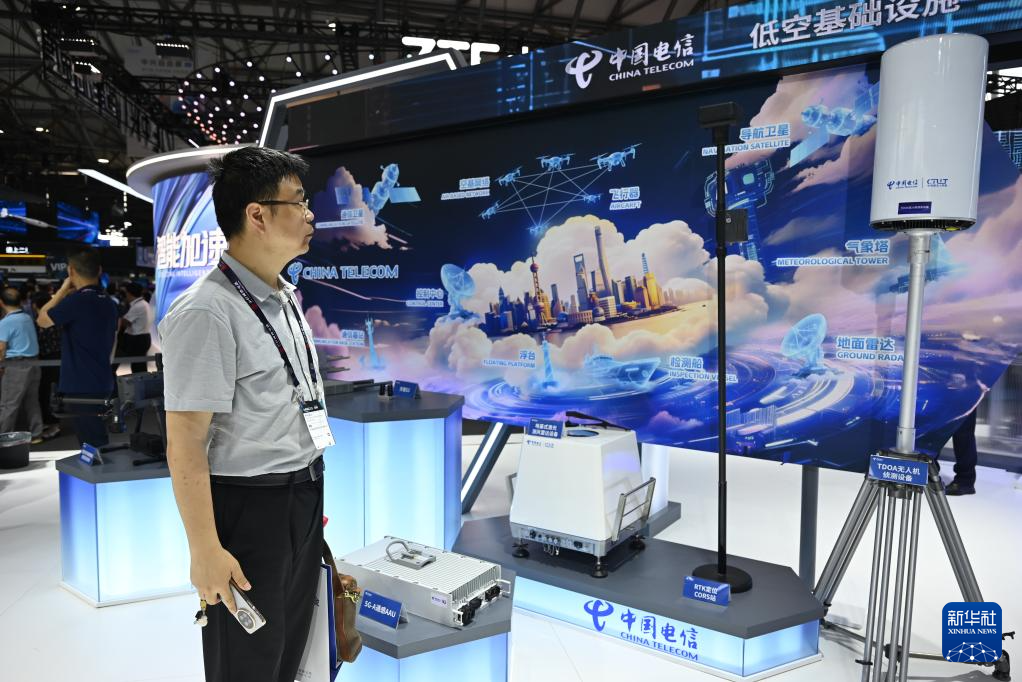 这场会上，AI“C位”出道