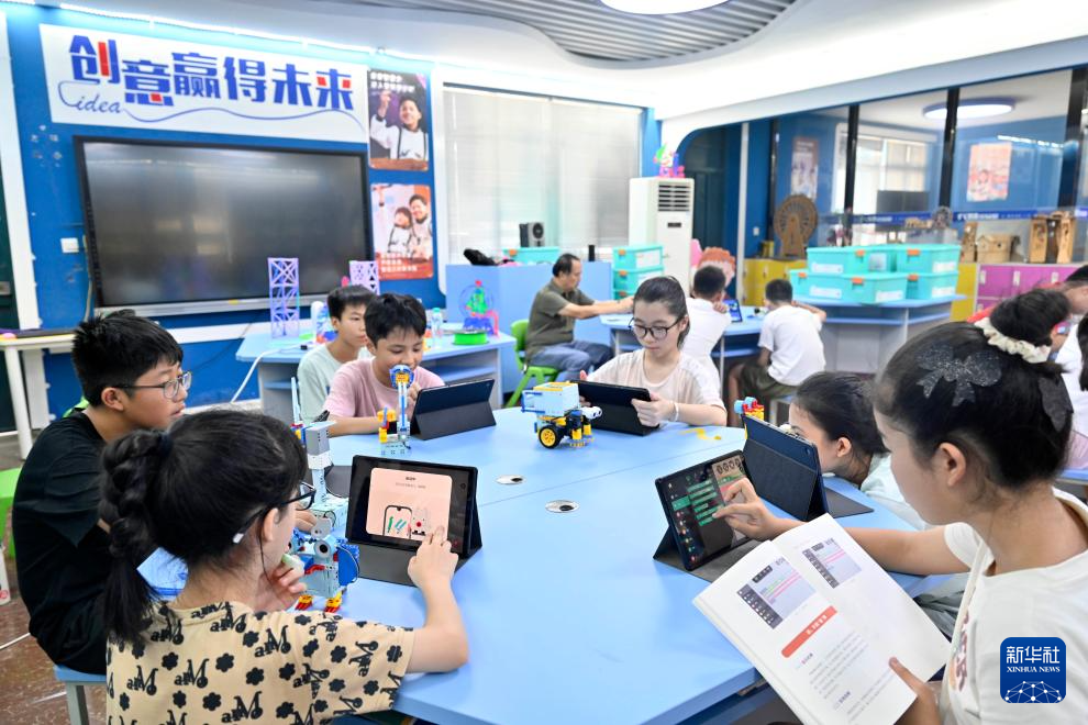 聊天就能搭网页！新工具来了→
