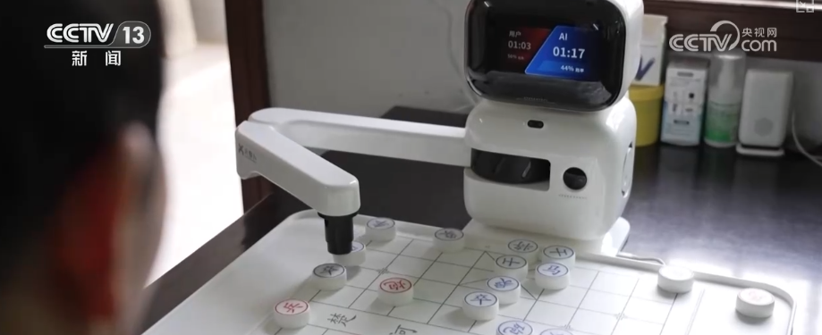 “AI+”丰富多元“更新”现象遍布千行百业 中国AI“加速跑”迈入应用爆发期