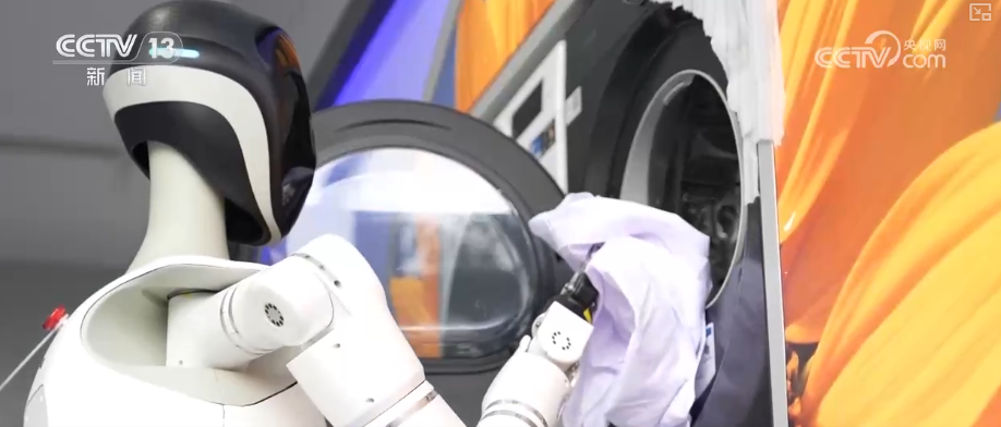 “AI+”丰富多元“更新”现象遍布千行百业 中国AI“加速跑”迈入应用爆发期