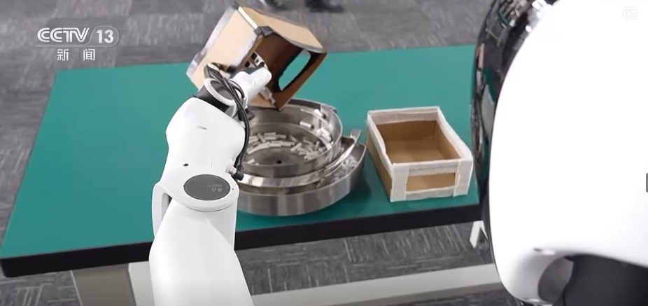 “AI+”丰富多元“更新”现象遍布千行百业 中国AI“加速跑”迈入应用爆发期