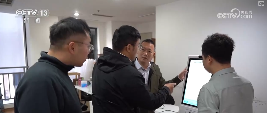 “AI+”丰富多元“更新”现象遍布千行百业 中国AI“加速跑”迈入应用爆发期