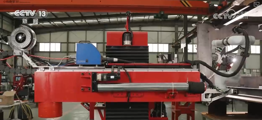 “AI+”丰富多元“更新”现象遍布千行百业 中国AI“加速跑”迈入应用爆发期